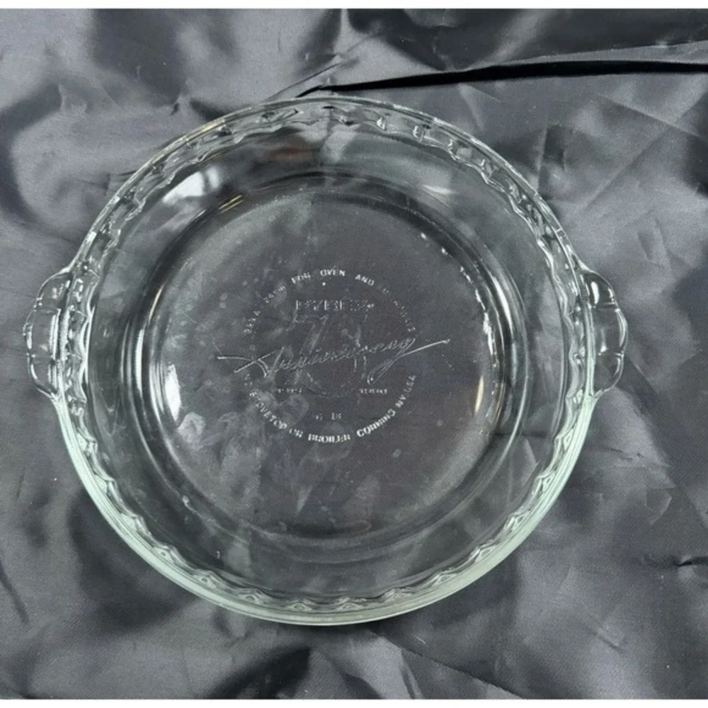 Pyrex vintage pie